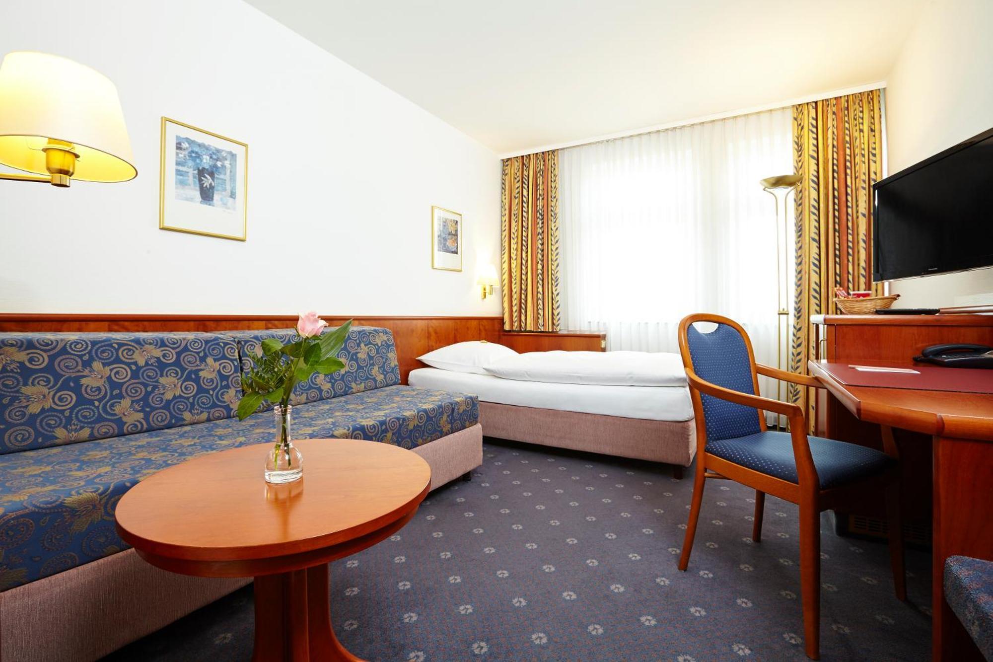 Trans World Hotel Columbus Зеліґенштадт Екстер'єр фото